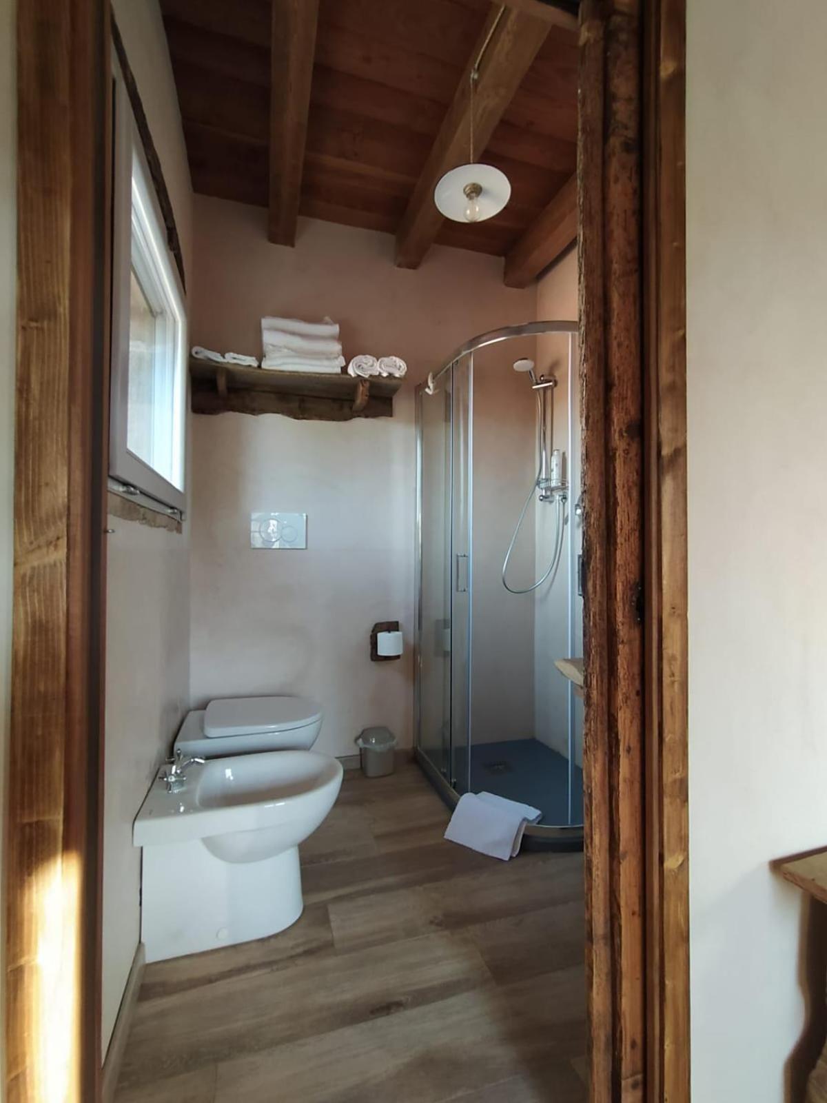 La Casa Di Lillia Hotell Castelnovo ne' Monti Exteriör bild