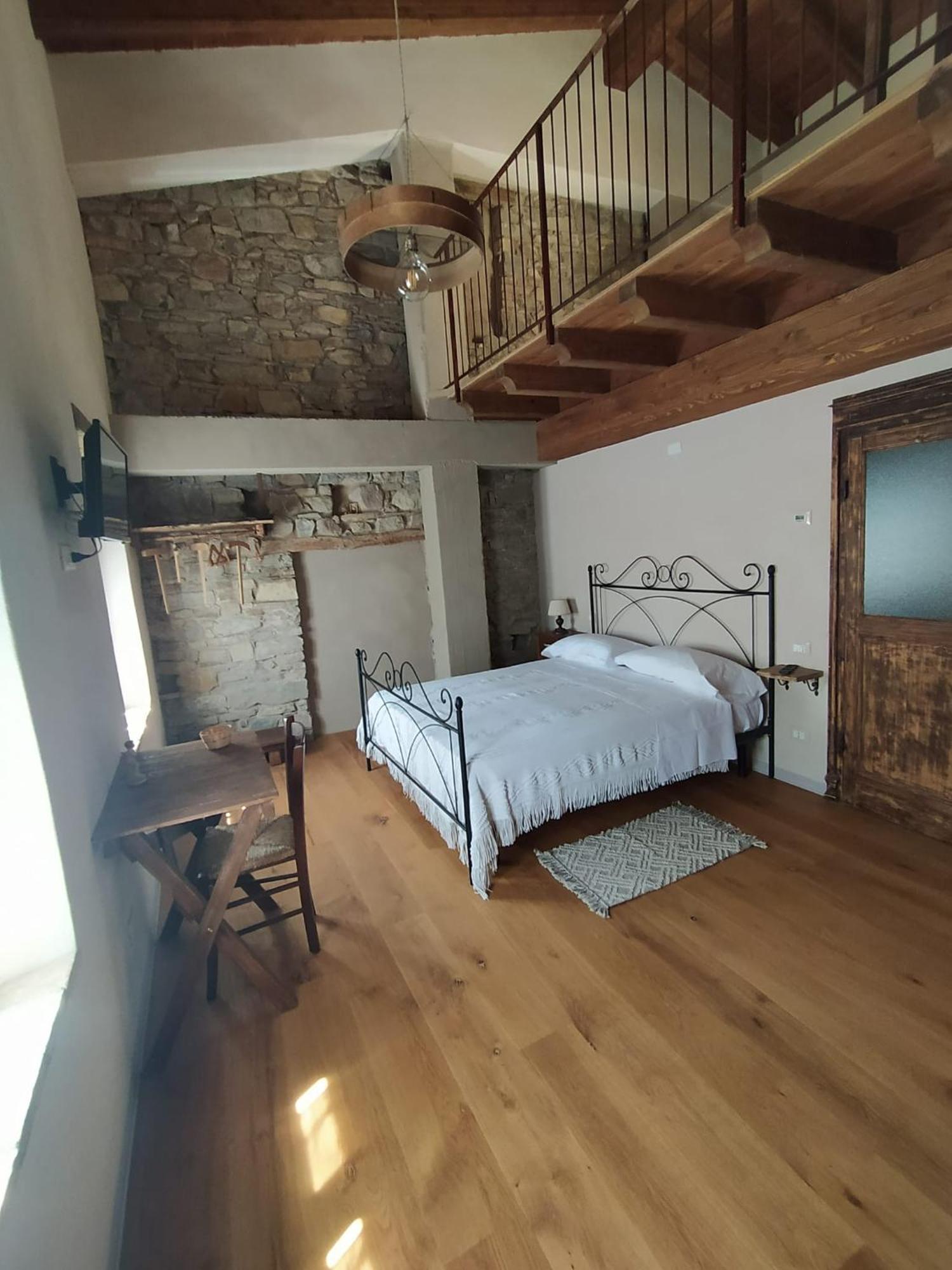 La Casa Di Lillia Hotell Castelnovo ne' Monti Exteriör bild