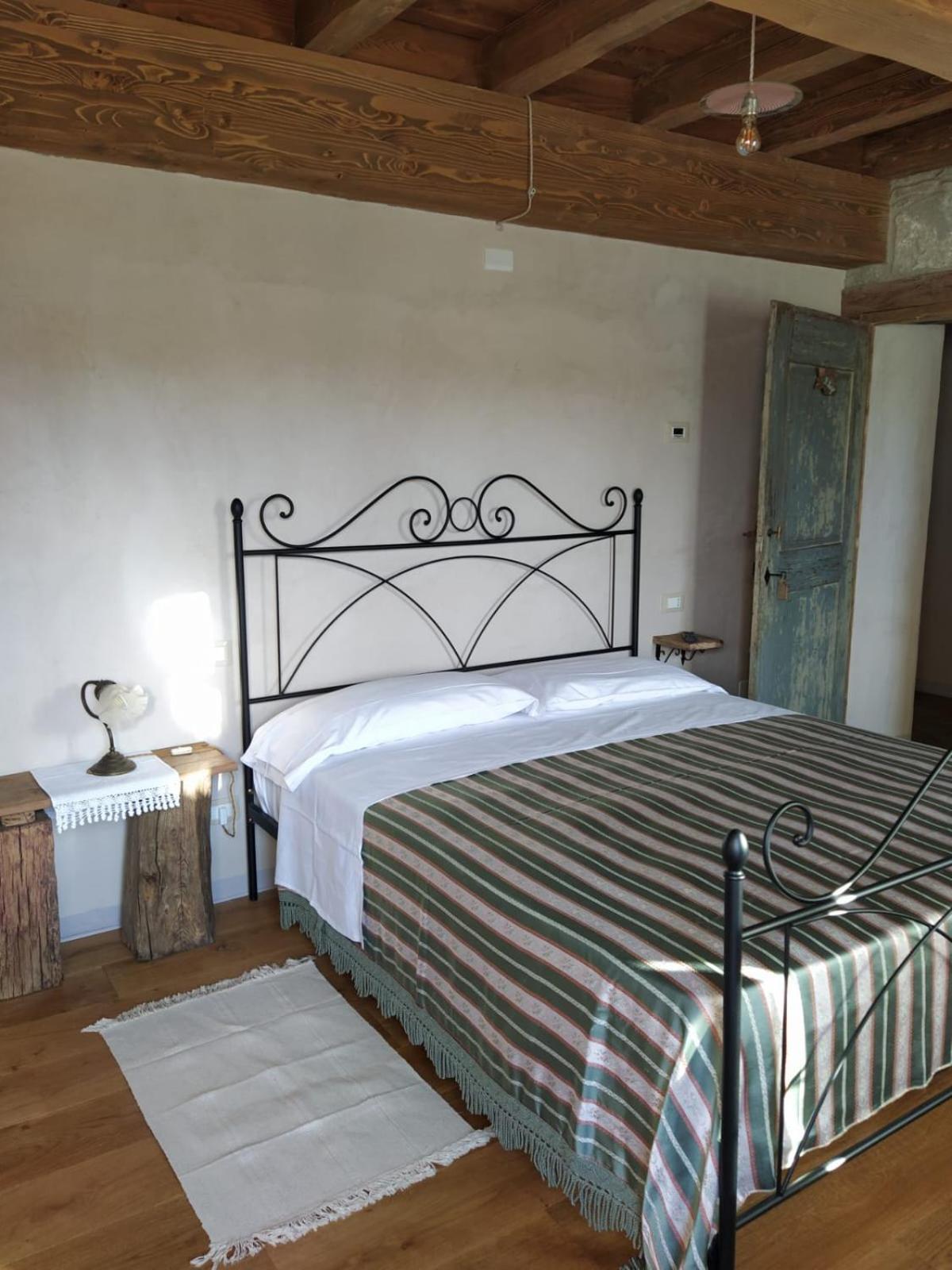 La Casa Di Lillia Hotell Castelnovo ne' Monti Exteriör bild