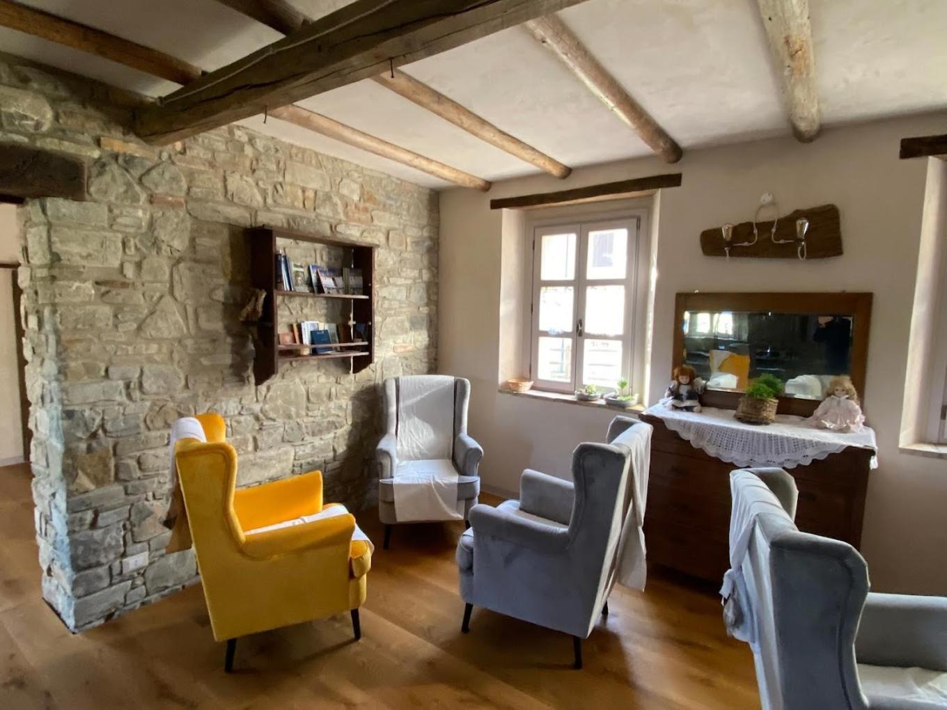 La Casa Di Lillia Hotell Castelnovo ne' Monti Exteriör bild