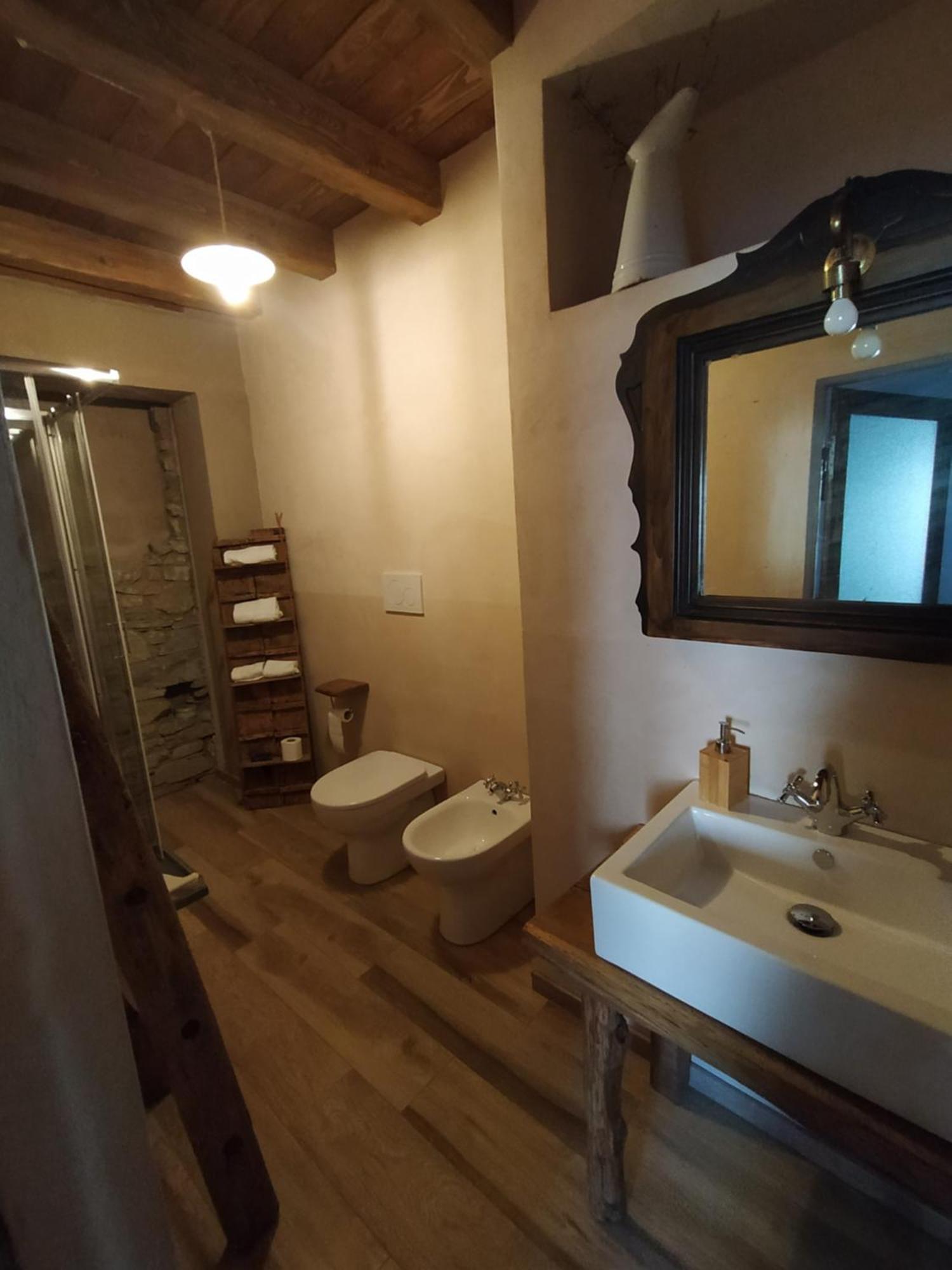 La Casa Di Lillia Hotell Castelnovo ne' Monti Exteriör bild